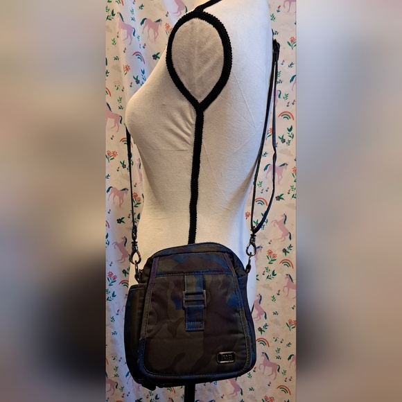 Lug Can Can Dark Tone Nylon Camo Hiking Outdoor Purse Bag w/ Bottle Holder - Picture 2 of 16